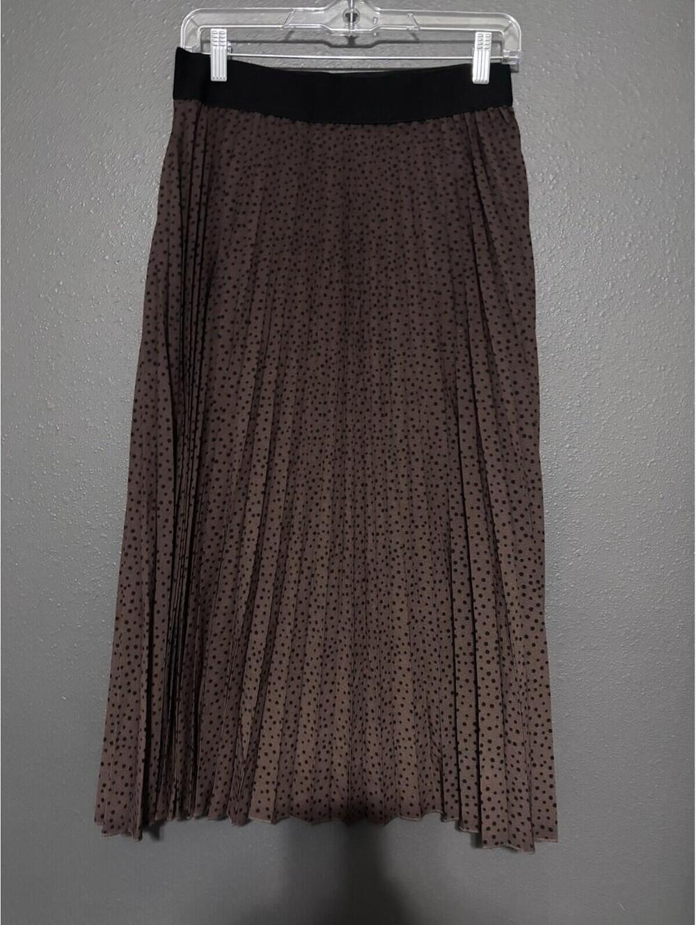 Metrowear Brown Polka For Skirt Size Medium Elastic Waist EUC Metro Wear
